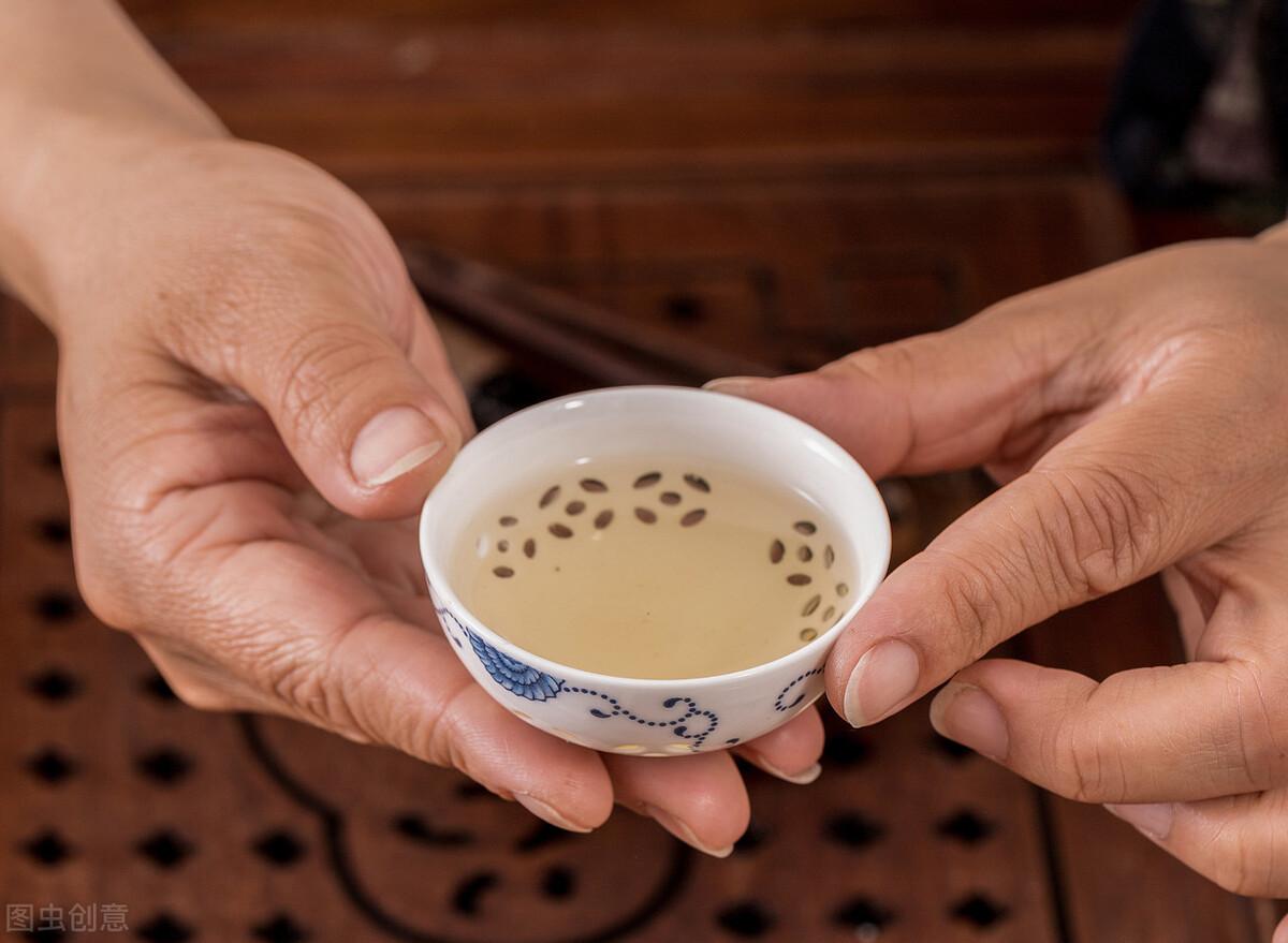 茶道入门泡茶顺序（正确的泡茶8个步骤）(图7)