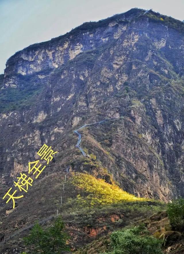 贵州悬崖第一村（现存70座土房的悬崖村）(5)