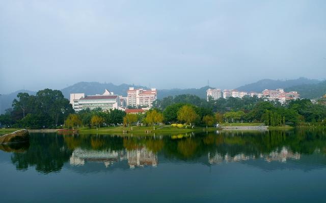 厦门大学有几个校区及校区地址（厦门大学只在厦门）(2)