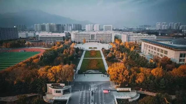 泰安有哪些好的大学（看完泰安这几所高校的秋景）(1)