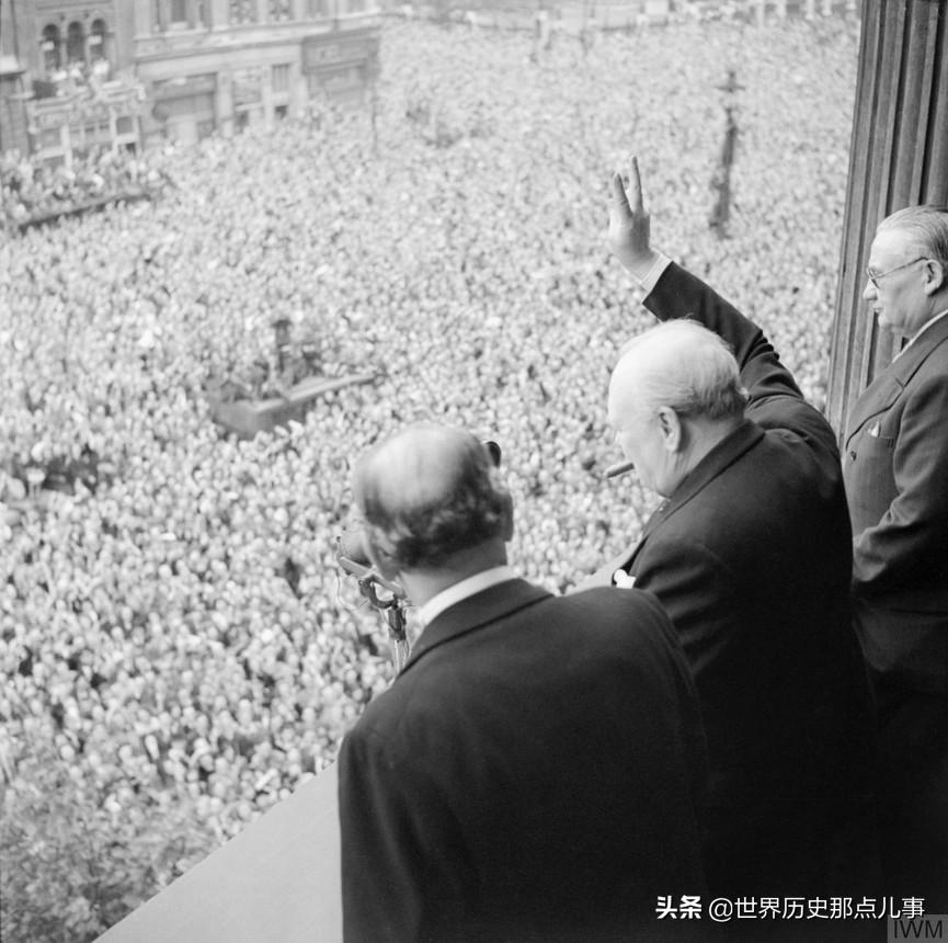 1945年德国宣告投降英国为何疯狂庆祝（德国投降时间）