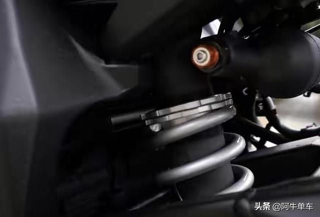 全新雅马哈yzf-r1（雅马哈YZF-R1国内售价公布）(7)