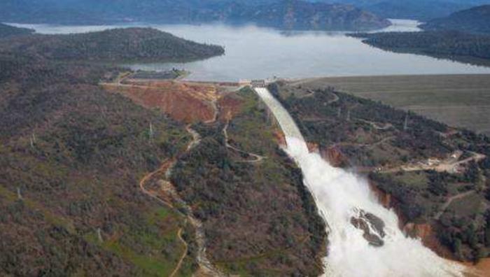 印度想超越三峡大坝，历时40年狂砸40亿，开闸4秒后决堤遭打脸