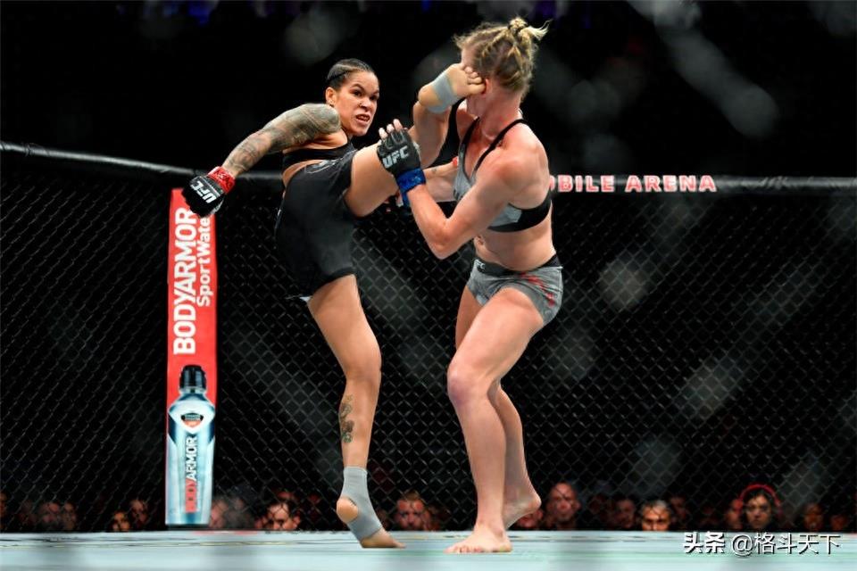 UFC239女子雏量级：努涅斯首回合TKO霍莉-霍尔姆连续3次成功卫冕