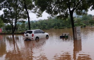 ​攸县暴雨涨水/城区堵车 他们在行动