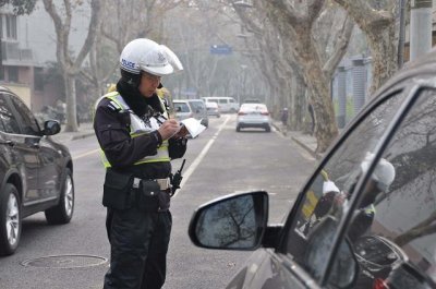 ​小车违章扣660分怎么办？这位司机的处理方法太潇洒了！